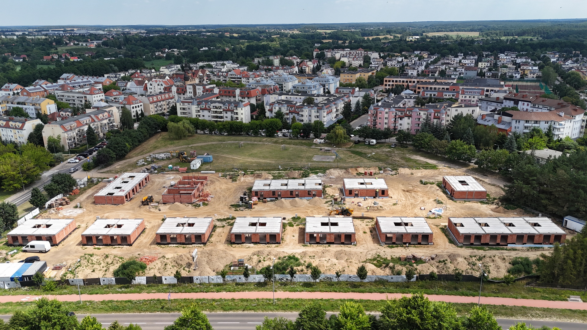 Stropy nad parterem z lotu ptaka — 16 lipca 2026